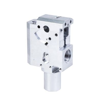 Servicio de procesamiento de metales de tamaño personalizado piezas de repuesto de máquinas CNC con y competitivo