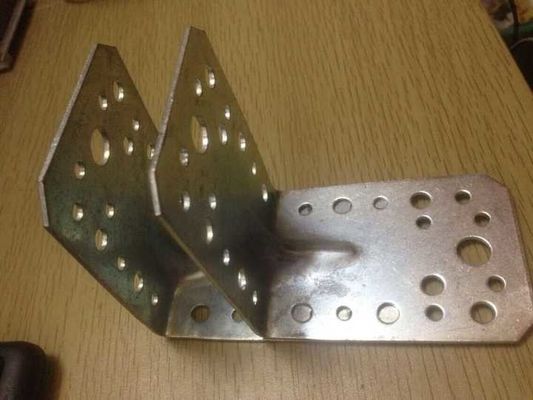 Conectores de soporte de madera de metal hechos a medida para la construcción de edificios de madera