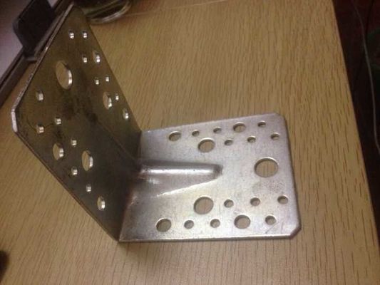 Conectores de soporte de madera de metal hechos a medida para la construcción de edificios de madera