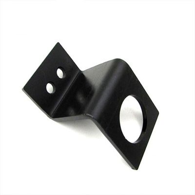 Maquinaria para estampar metales con agujeros perforados y proceso de flexión