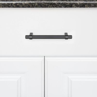 6.63 pulgadas de acero inoxidable de barra recta gabinete mango de 5 pulgadas agujero centro plano negro