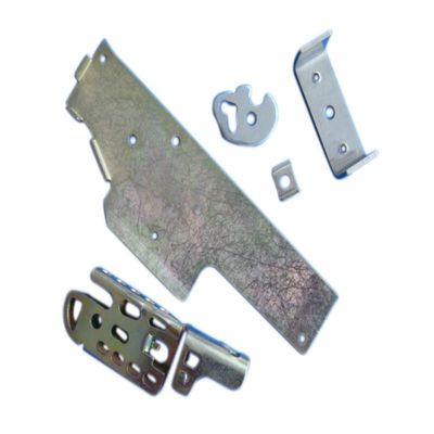 Partes de fabricación de chapa de metal OEM Clips de acero inoxidable para carrocería de automóviles