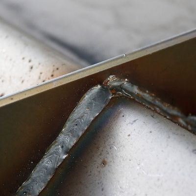 Bracket de fabricación de chapa metálica personalizada para el marco de acero Q235 y la protección exterior