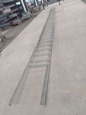 Construcción de estructuras de acero y metal de gran tamaño con logotipo personalizado