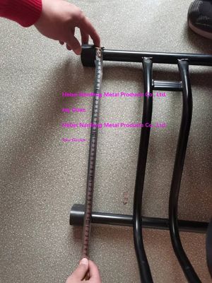 Soportes para bicicletas de piso de ahorro de espacio y bastidor negro para bicicletas para garajes Certificado ISO9001 2015