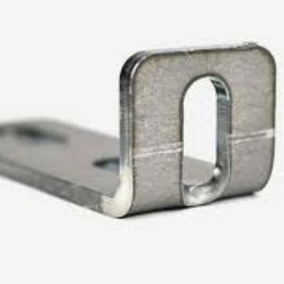 Fabricación de piezas de flexión de acero inoxidable de rendimiento duradero con recubrimiento en polvo