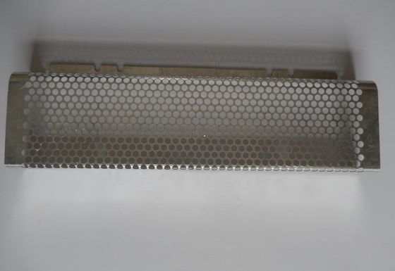 Placa perforada de acero inoxidable 316 de precisión por estampado certificada ISO9001 2015