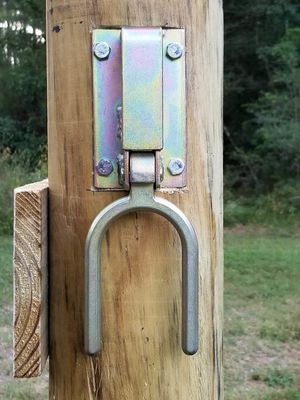 Acero de color natural ganado cerradura de puerta de la hoja de metal personalizada pieza de estampado para la ganadería