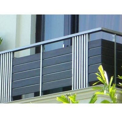 Grill de acero personalizado para escaleras, balcón y puerta