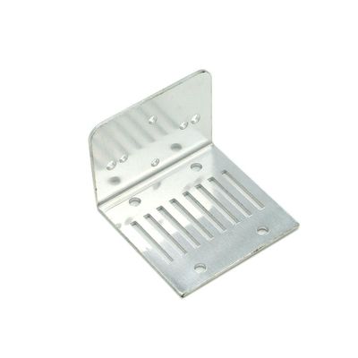 Piezas de estampado de acero perforado, flexión y estampado de chapa de acero con espesor de 0,4- 3 mm