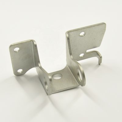 Bracket de aluminio pequeño en diseño personalizado para el proceso de producción OEM