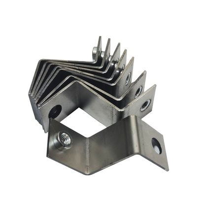 0.4-3 mm espesor soporte de esquina de estampado de acero galvanizado personalizado para montaje fijo