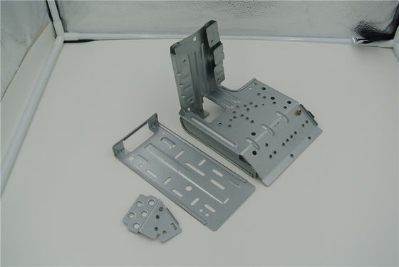 Partes de estampado de aluminio de acero inoxidable a medida para el soporte de montaje de pared del aire acondicionado