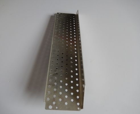 Proceso de soldadura Estampada hoja de aluminio con agujeros aceptable Pequeño pedido en Nanfeng