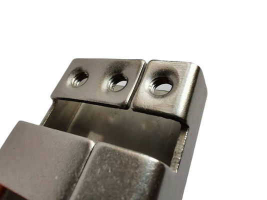 Partes metálicas de acero laminado en frío a medida para el desarrollo y mantenimiento de infraestructuras